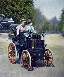始動ハンドル付きガソリン駆動Panhard Levassor Phaeton、1896（カラー写真）