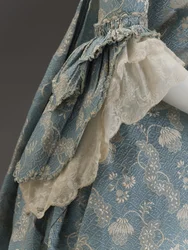 青いドレス、1760年頃（シルクブロケード）