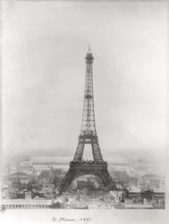 1889年3月31日、パリのエッフェル塔の建設