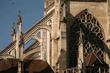 イーストエンドの空の金庫室を描いた