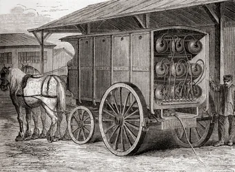 19世紀に圧縮ガスを携帯用容器に入れて輸送するために使用された馬車（1870年頃発行の「Les Merveilles de la Science」より）（彫刻）。