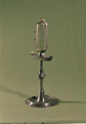 毎時ランプ、1677年（ピューター＆ガラス）