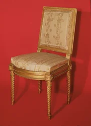 ルイ15世スタイルの椅子（金箔とシルク）