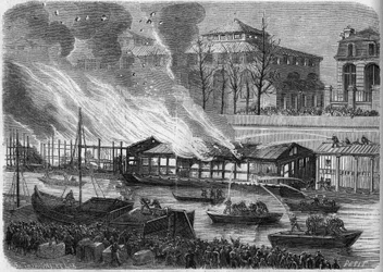 1864年1月5日、パリのサン・マルタン運河にある水泳学校のボートの火を消そうとする消防士たち。1864年1月16日付の "Le Monde Illustre "553号に掲載された図版。
