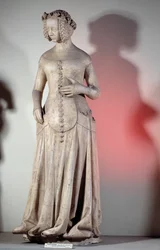 ベリー公爵の妻ジャンヌ・ド・ブローニュ（1340-1416）の肖像 ポワティエの司法宮殿にある1385年の彫刻。パリ、モニュメント英語博物館