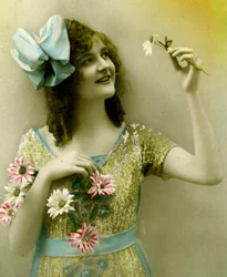 女性のポートレートc。 1898（手彩色写真）