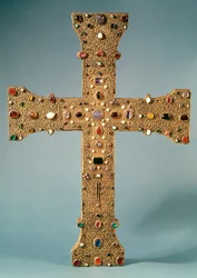 ヴァレッセ修道院の聖遺物箱（金色の木材、ロッククリスタル、半貴石）