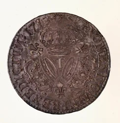 フランス製銀製エキュ（スクード）、ルイ14世（1643-1715）の時代 1713年 直径4cm ナポリ、考古学博物館蔵