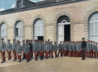 サン・キュール（Saint Cyr）の特別軍事学校、内部サービス。円形劇場の出口。