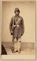 クリストファー・アンダーソン（二等兵Co.F. 108 U.S.C.T.」1865年（写真）