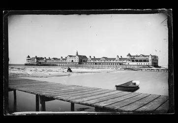 アイアンピア、コニーアイランド、ブルックリン、c.1872-87（ウェットコロジオンネガティブ）