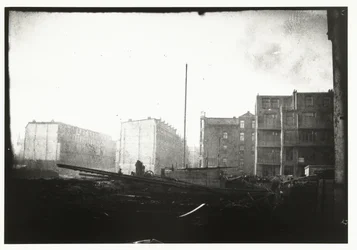 アムステルダムのヤコブ・ファン・レネップ運河沿いの新しい建設