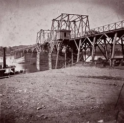 カリフォルニア州チャタヌーガのテネシー川に架かる橋。 1864年。