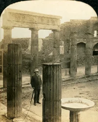 三角フォーラム、ポンペイ遺跡、イタリア、c1909。