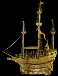 シャルル5世の身廊」と呼ばれる身廊の形をした時計。16世紀のドイツ製。国立ルネッサンス博物館にある。