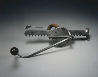 クレーンキン、c.1528（亜麻コードと木製の柄が付いた鋼）