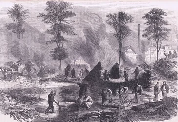 火薬用の木炭を作る様子（Cassells History of the War between France and Germany, published by Cassell and Company Limited, c.1890 (litho)