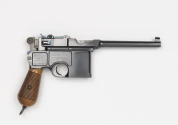 マウザーC96 7.63 mm拳銃