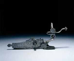 狩猟用ライフルのホイールロック 1700年代前半（スチール、刻印入り