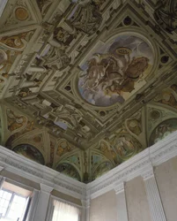 La chute de Phaeton (Phaethon) (1625) - Carloneによるだまし絵のフレスコ画 - 中世の古い城のホールの天井 (1320) - Cagnes sur Mer (Cagnes-sur-Mer), Alpes Maritimes (Alpes-Maritimes) (06)