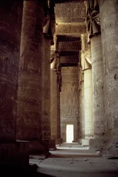 Hypostyleホールのハトホルヘッドカラム、c.125 BC-AD 60