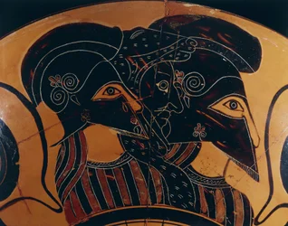 ヘルメットをかぶった3人の戦士を描いたギリシャの黒漆器の壺の詳細