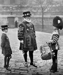 1896年、ロンドンのヨーマンポーター少佐、パトリックペンローズ少佐