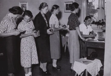 第三帝国の若い女性たちわれら労働乙女（モノクロ写真）