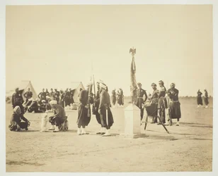 掲げられたズアーヴ連隊の旗、キャンプ・ド・シャロン、1857年。