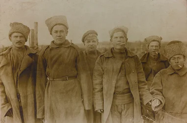 第一次世界大戦：「1914年から1916年にかけてのドイツ軍侵攻時のウクライナ。兵士の集団（モノクロ写真