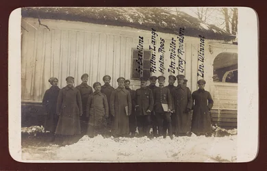 第一次世界大戦：「1914年から1916年にかけてのドイツ軍侵攻時のウクライナ。兵士の集団（モノクロ写真