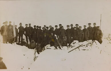 第一次世界大戦: ドイツ軍の侵攻期である1914-1916年のウクライナ。兵士たちの集団