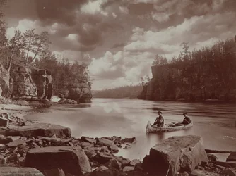 1903年、ウィスコンシン州のデルズ、ロアジョーズ（写真）
