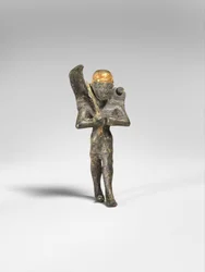 翼のある神、紀元前1300年頃（ブロンズ、金