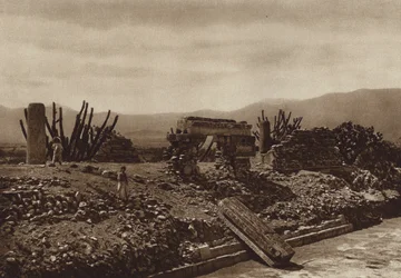 メキシコ：オアハカ州ミトラ遺跡（モノクロ写真）