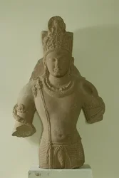 Mathura卿Vishnu（赤い砂岩）の図