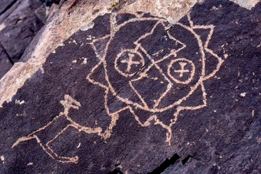 ニューメキシコ州のアナサジ族のペトログリフ（岩絵）彫刻