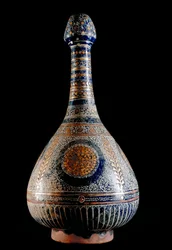 イスラム美術。テラコッタ製の瓶。施釉、16世紀。ローマ、国立東洋美術館