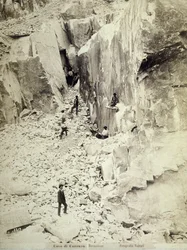 ラヴァッチョーネの採石場の1つで働いている採石場のグループ、1890年〜1900年頃