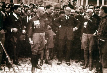 ローマ進軍、ムッソリーニと黒シャツ隊、1922年。