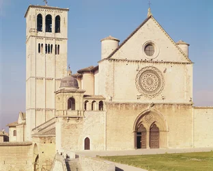 上教会の外観、1228-53