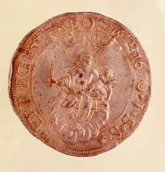 ジェノバ共和国（Genes）の銀貨で、イエスの子を抱いた処女マリアが描かれています。1670.直径5.8cm ナポリ アルケオロジー博物館