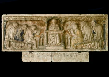 ボニファシオ・ガルッツィの軌跡をたどる学生たち（1346年頃の墓碑銘