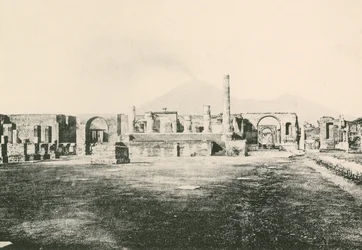 市民フォーラムのジョーブ神殿そのまま（グラビア）