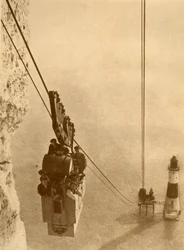 「The Lighthouse Builders」、1930 年頃。