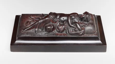 リクライニングウーマン（エボニー）