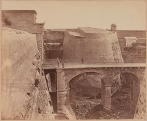 1856年頃、マルタのポルタレアーレの橋