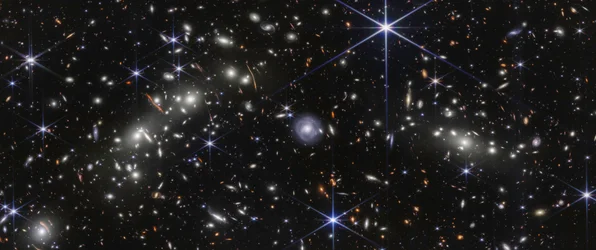 弾丸状星団（NIRCamによる画像）