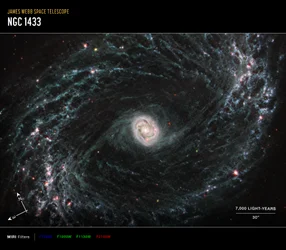 NGC 1433（MIRIコンパス画像）