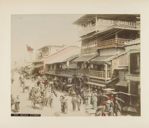 大阪の街並み（手彩色のモノクロ写真